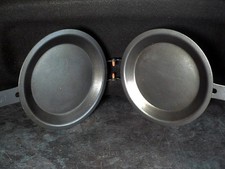 Hinged Double Sided Iron 8.5" Skillet Camp Cooker Pie Iron by Typhoon 22cm