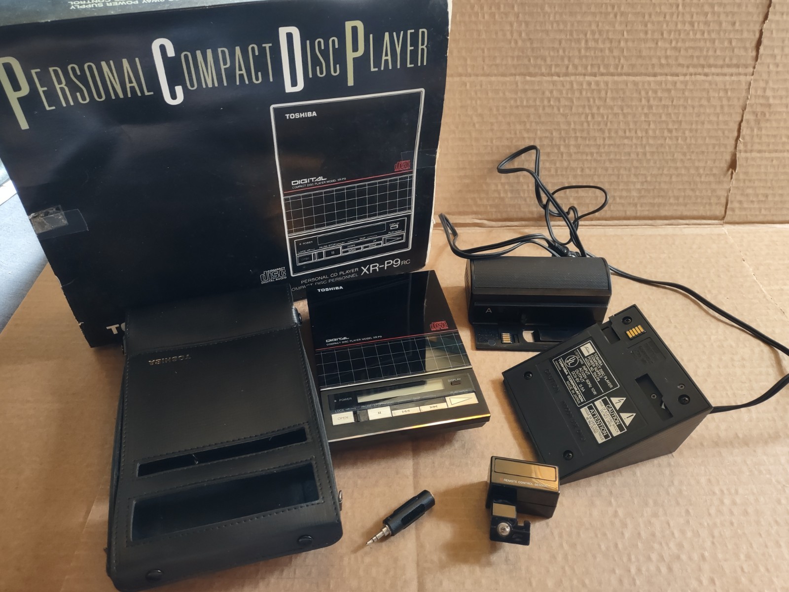 Toshiba XR-P9 Personal Digital Compact Disc CD Player w/Original Box As Is Parts
