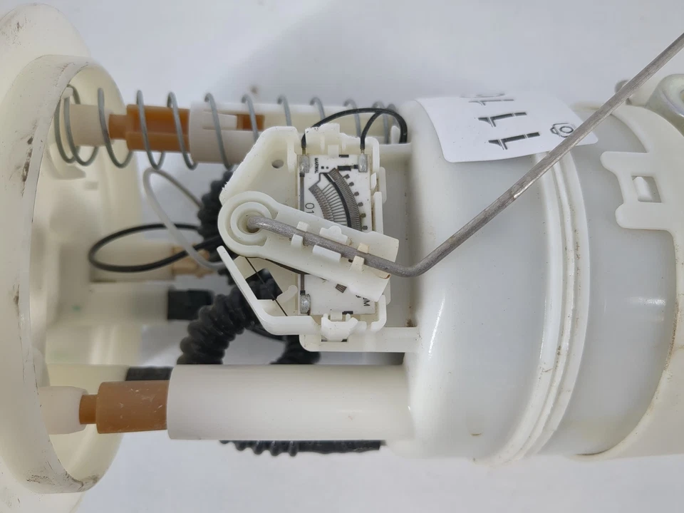 Conjunto de bomba de combustible eléctrica Nissan Sentra 2013-2019 F2AVU Foto 2 de 4