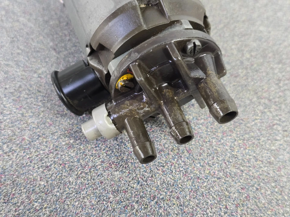 NICE USED ORIGINAL BOSCH PORSCHE 911T 914-6 FUEL PUMP 0580960007 69-73 #3 - Image 3 of 4