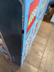 LEGO CREATOR: Assembly Square (10255) Sealed