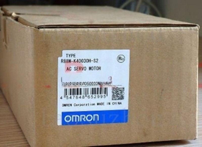 ONE New Compatible Omron servo motor R88M-K40030H-S2