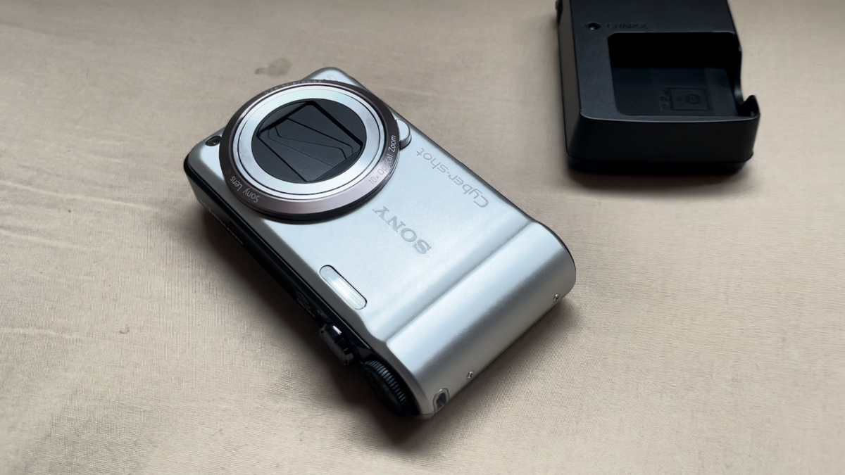 SONY Cyber-Shot DSC-H55 14.1MP Digital Camera Optical Steady shot