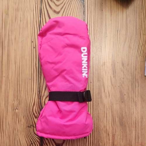 Official Dunkin Donuts 2026 Limited Edition Pink Glove NEW ICED COFFEE MITTEN