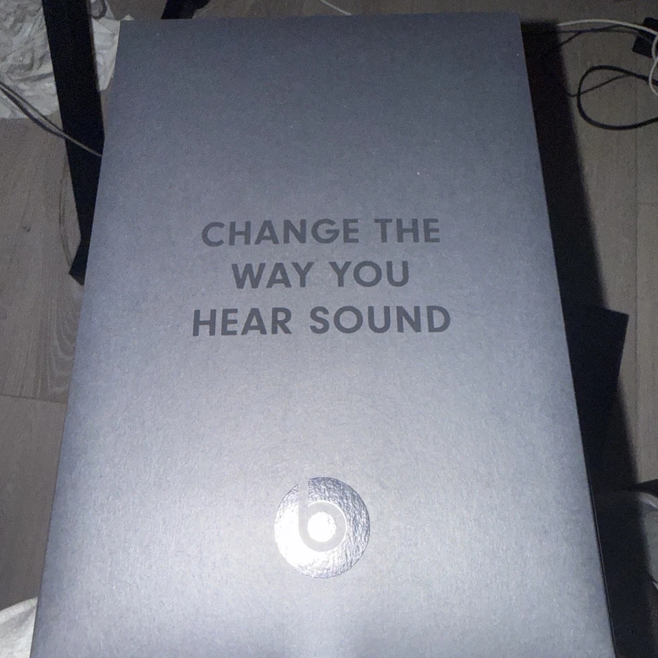 Auriculares inalámbricos con cancelación de ruido Beats Studio3 con chip de auriculares Apple W1- Foto 4 de 4