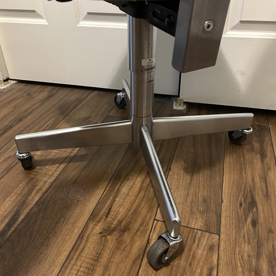 Shaw Walker Mid Century Modern Mustard Yellow Vinyl Swivel Office Desk Chair - Image 4 of 4