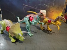 Jurassic World Battle Damage lot Pachycephalosaurus, Triceratops, Velociraptor