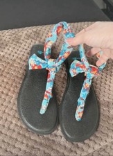 Gorgeous Sanuk Walking Sandals Size 3 Perfect For Spring Or Summer