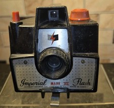 VINTAGE Imperial Mark XII Flash Camera UNTESTED