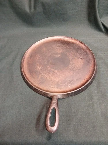 GRISWOLD Large Block Logo #9 Round Cast Iron Griddle No. 609A (BS)