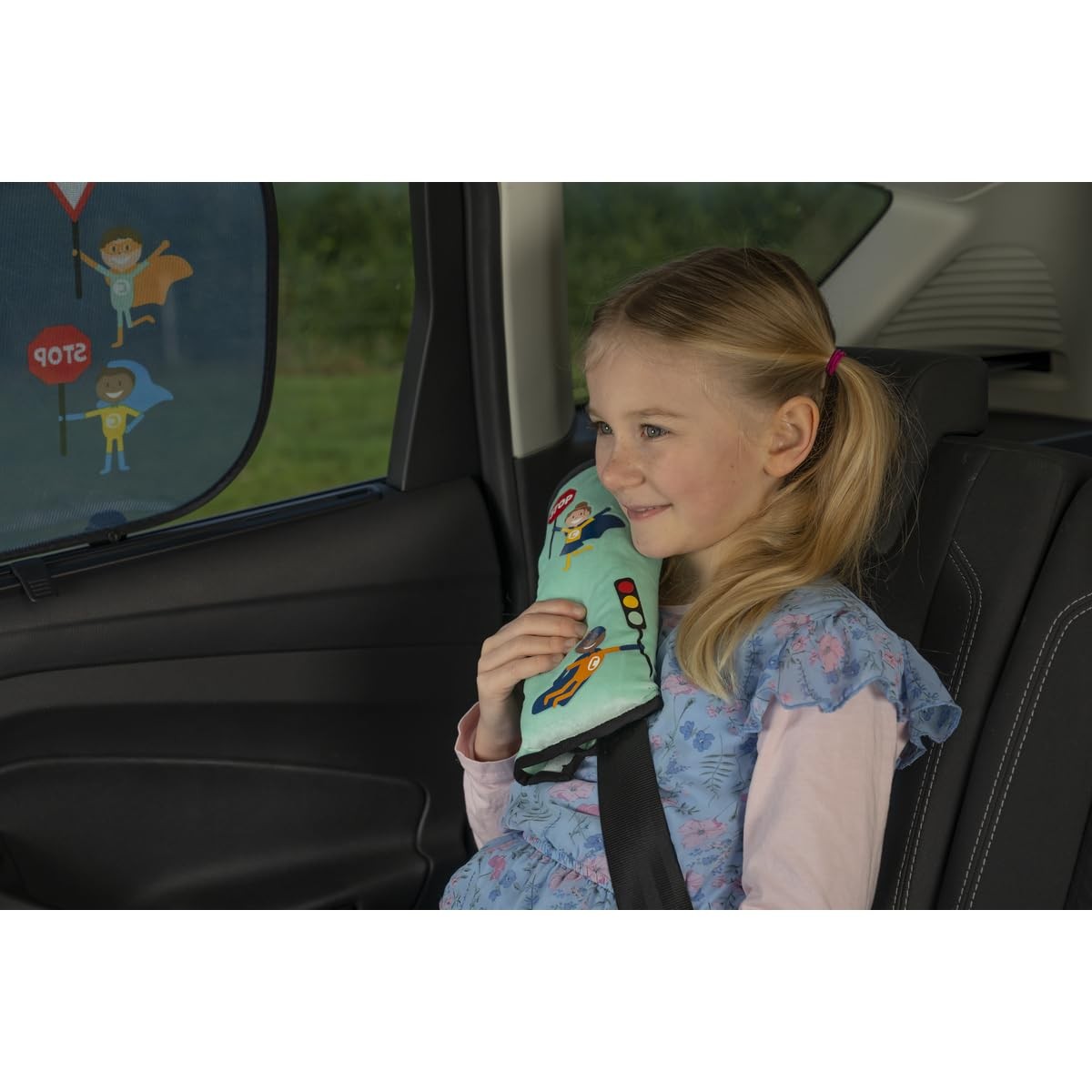 Coussin de ceinture grand format pour le confort des familles en voyage en voiture