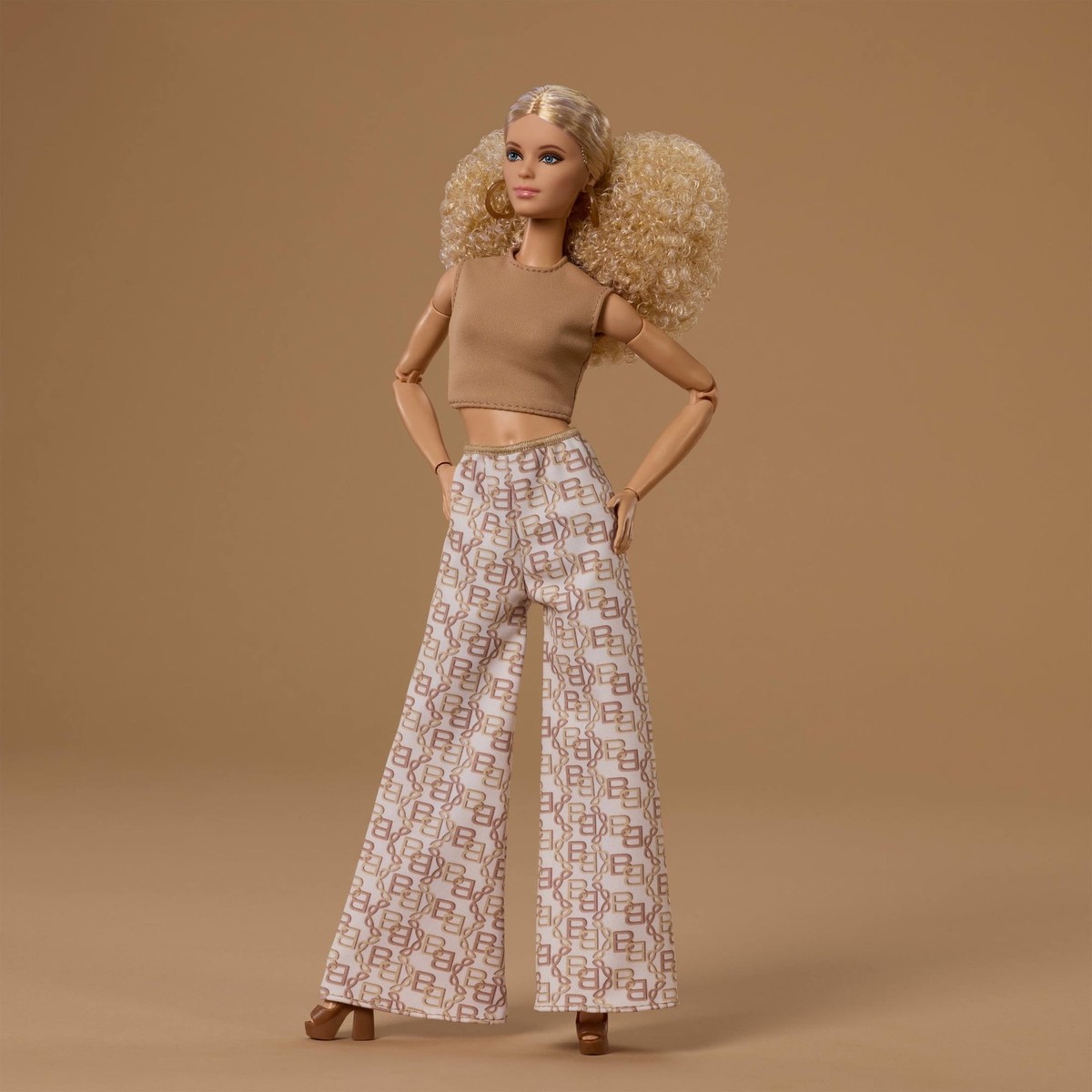 Barbie Basics Collectible Doll, Model 07 with Blonde Hair in White