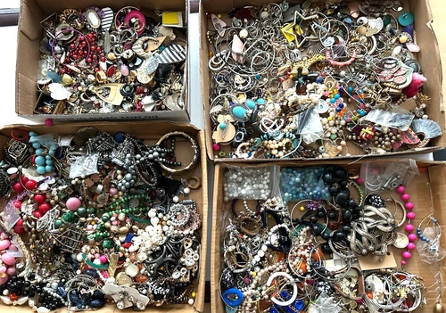 15 lbs+ Vintage Costume to Fashion Jewelry lot JUNK REPAIR CRAFT HARVEST HUGE