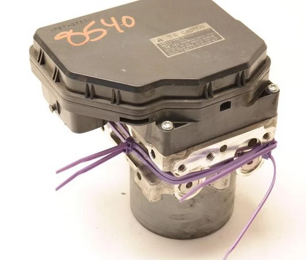 Lexus RX350 2010 tracción delantera ABS conjunto de bomba de freno antibloqueo Foto 3 de 3