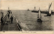 Old postcard Deauville - Les Jet�es (515731)