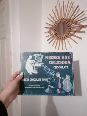 Kisses Are Delicious Schokolade Metall Retro Vintage Werbeschild Kitchenlia Plakette