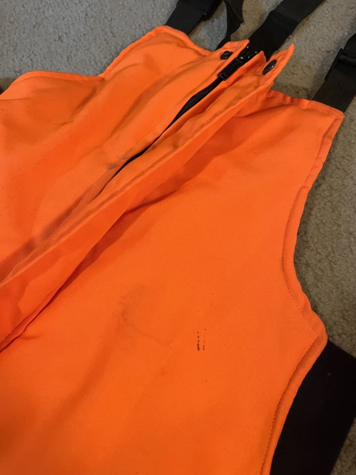 Mono de caza naranja brillante para hombre babero Winchester grande Foto 3 de 4