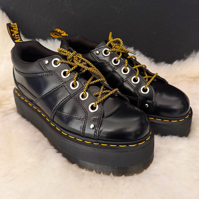 Dr. Martens 5-Eye Quad Max