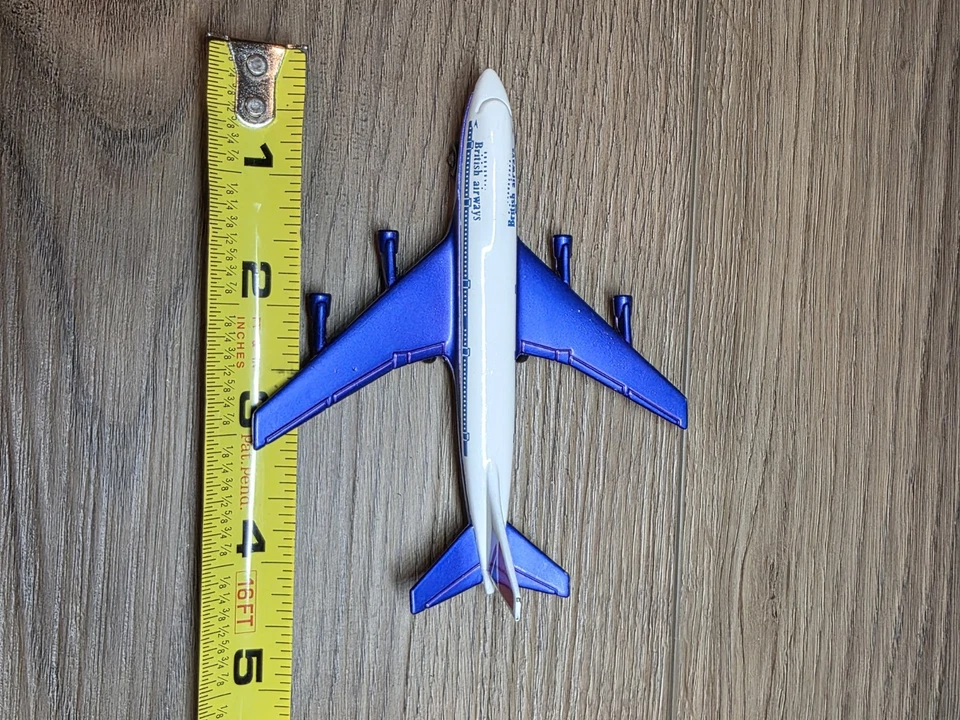 Modelo de avión fundido a presión Boeing 747 de British Airways de colección caja de cerillas librea clásica Foto 3 de 4