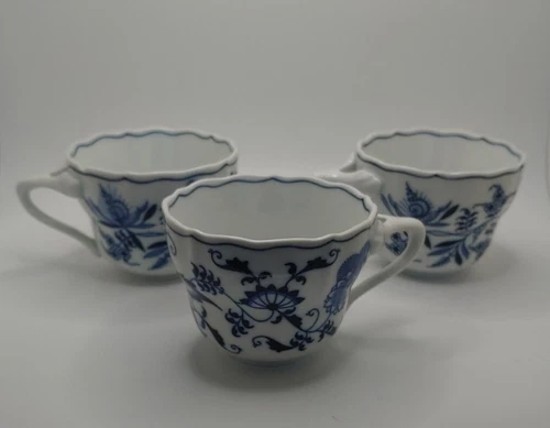 3 Blue Danube Blue Onion Tea Cups Coffee Mug 2.5" Tripod Handle Vintage **READ**