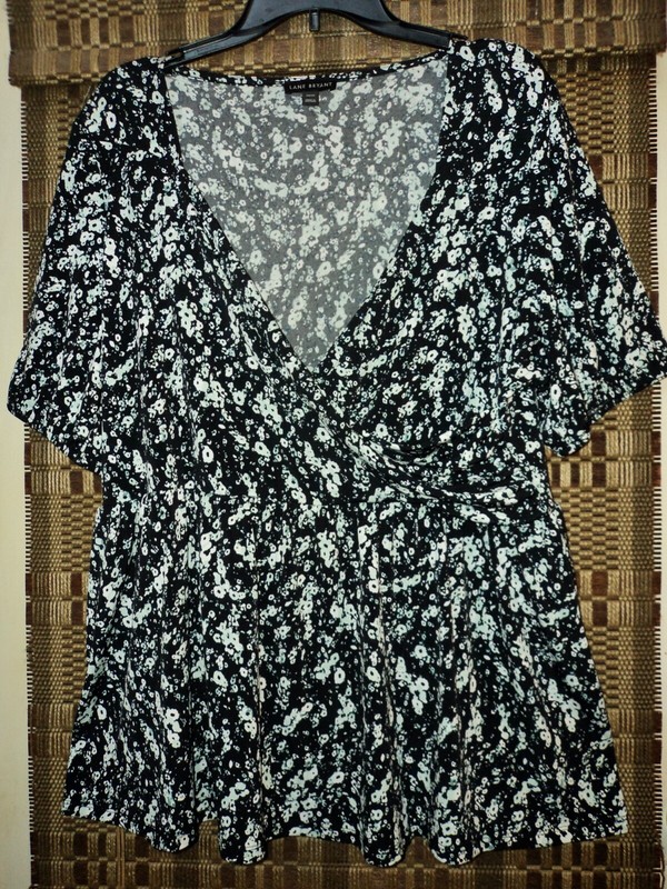 Lane Bryant Women's Plus Blouse. Sz. 18/20. Pretty!