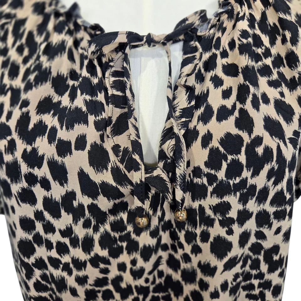 Blusa Liz Claiborne Manga Corta Volantes Cuello en V Leopardo Carrera Ligera Talla L Foto 4 de 4