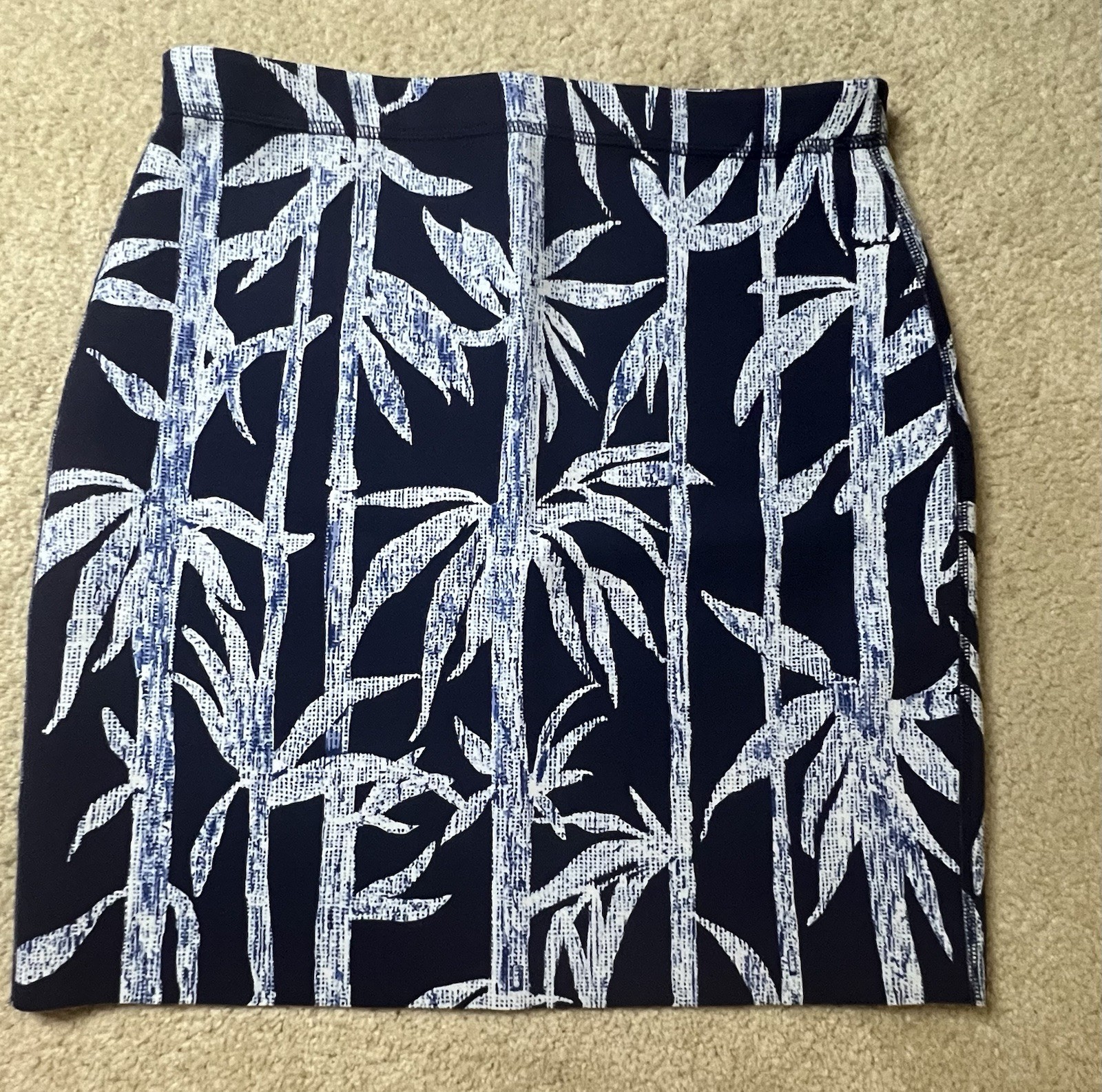 J McLAUGHLIN Bamboo Leaf Mini Pencil Skirt Nylon Scuba Stretch Blue SummerSMALL