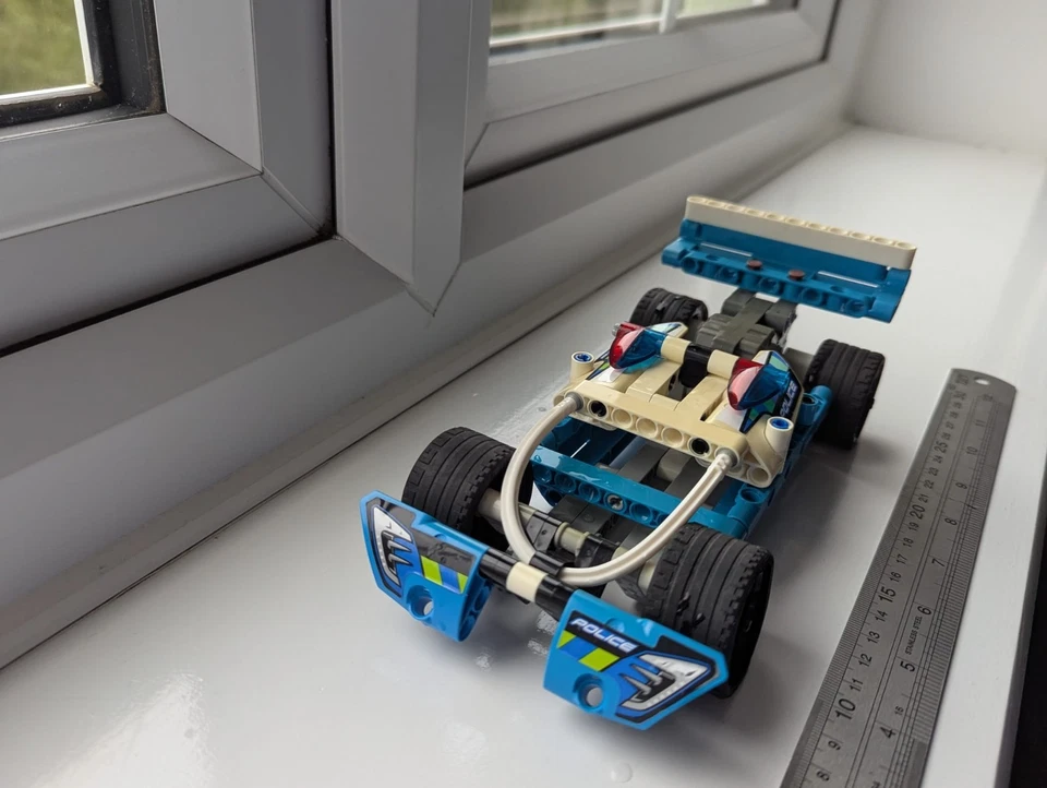 LEGO Technic 42091 Police Pursuit, photo 4 of 5