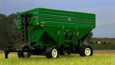 1/64 ERTL GREEN J&M 680 GRAVITY WAGON
