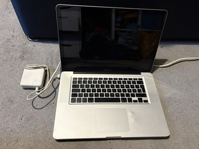 Apple MacBook Pro 15 Zoll 2011 Displayriss unsicher über Spezifikationen, Modellnummer verblasst