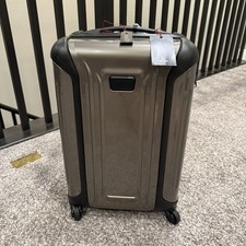 Nuovo bagaglio a mano Tumi Vapor Continental 22" (carbonio champagne)