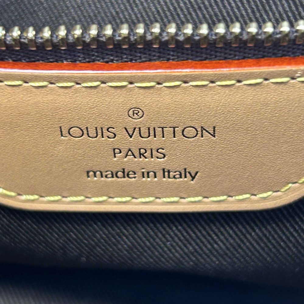 LOUIS VUITTON CITÉ Rectangular Handbag Monogram P… - image 9