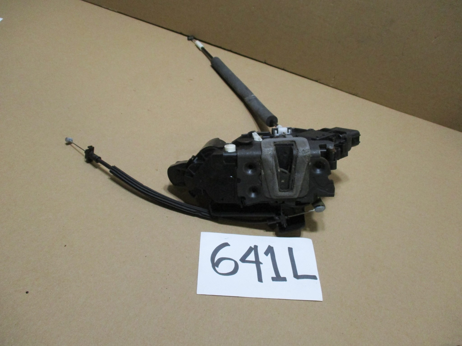 09 10 11 Jaguar XF REAR DRIVER Door Latch Power Lock #641-L