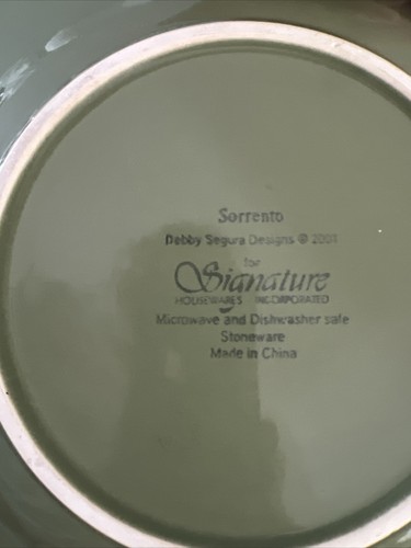 Set of 6 Sorrento Debby Segura Signature 11 1/2" Dinner Plates Red (3) Green (3) - Picture 2 of 8
