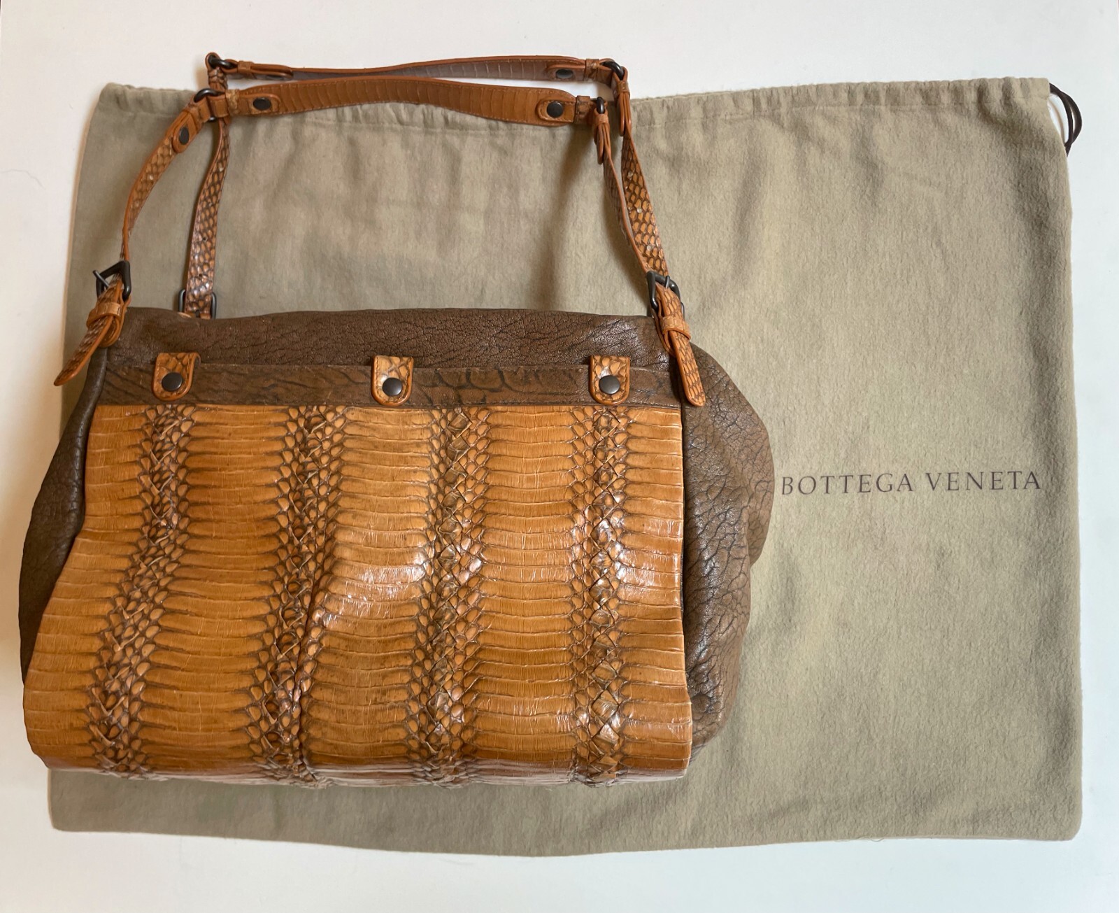 AUTHENTIC BOTTEGA VENETA DESIGNER BAG - image 19