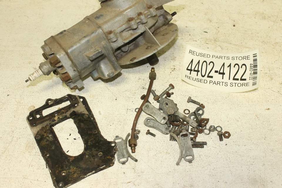 Champion Blue Ribbon 1947 4,2 CV. Motor fueraborda y piezas diversas Foto 2 de 4