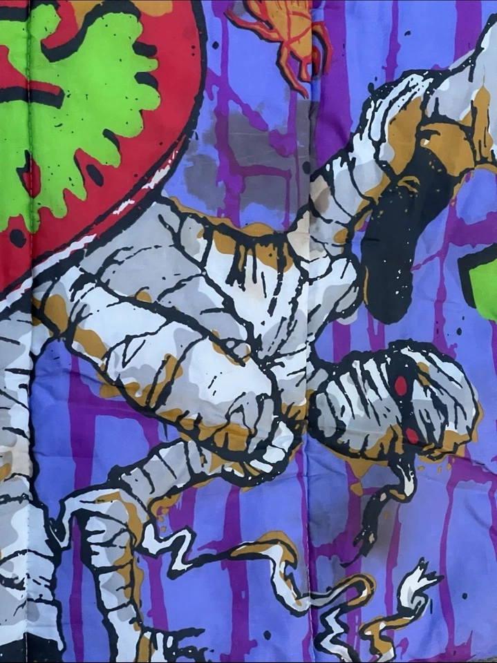 VTG Goosebumps Skateboarding Mummy Sleeping Bag - 30x57 - RL Stine - Skateboard - Image 3 of 4