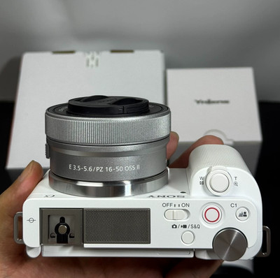 Sony ZV-E10 Mirrorless Camera With 16-50mm II Lens Kit White 4K Vlog