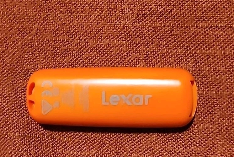LEXAR 16GB USB 3.0 Push Thumb Flash, Stick, Jump DrivePC Storage Retractable - Image 3 of 3