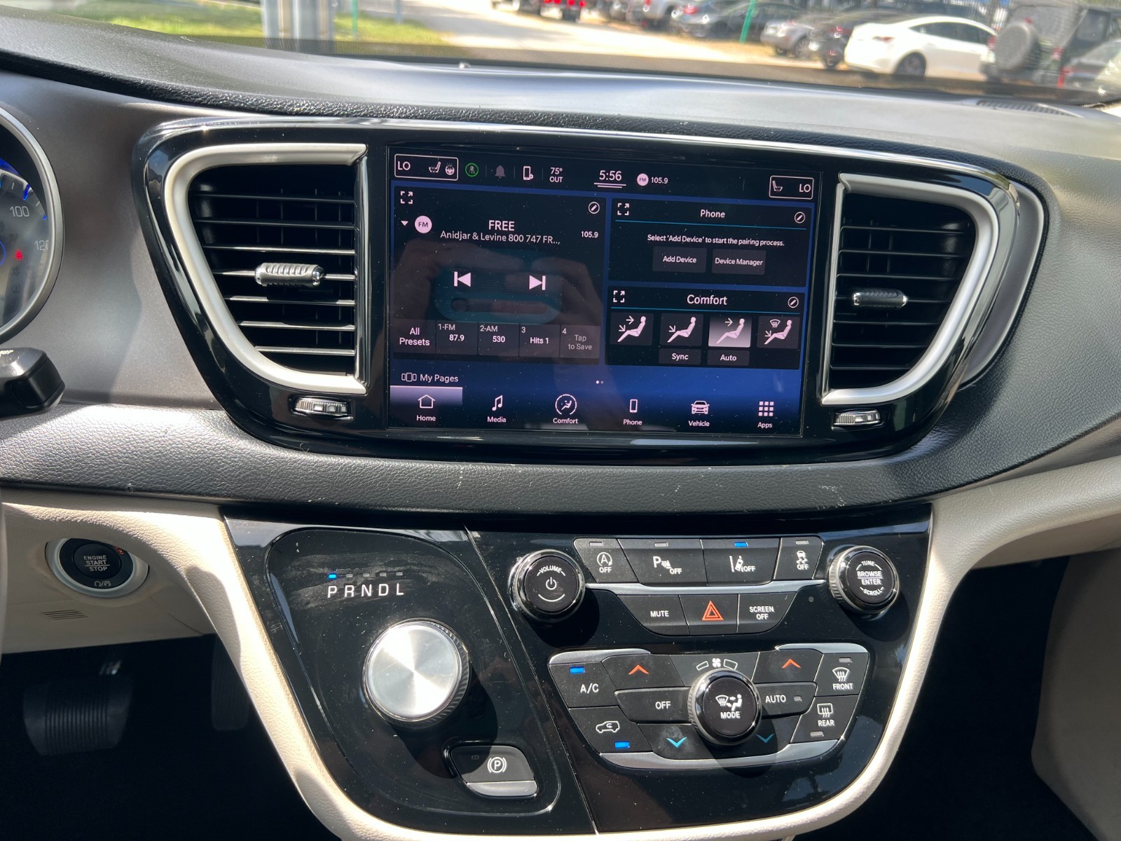 Chrysler Pacifica - Image 23