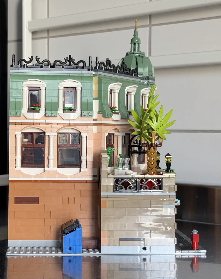 LEGO Modular Buildings 10297 Boutique Hotel, Foto 3 von 5