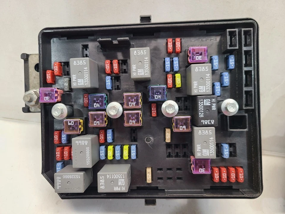 2008-11 Chevrolet Impala (3.5L / AT) Engine Fuse Box W/ Fogs W/O Police Pack - Image 2 of 4