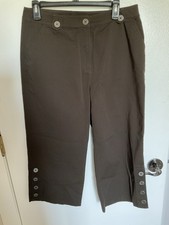 NWT Chicos Womens Brown Twill Capri Pants 1.5...