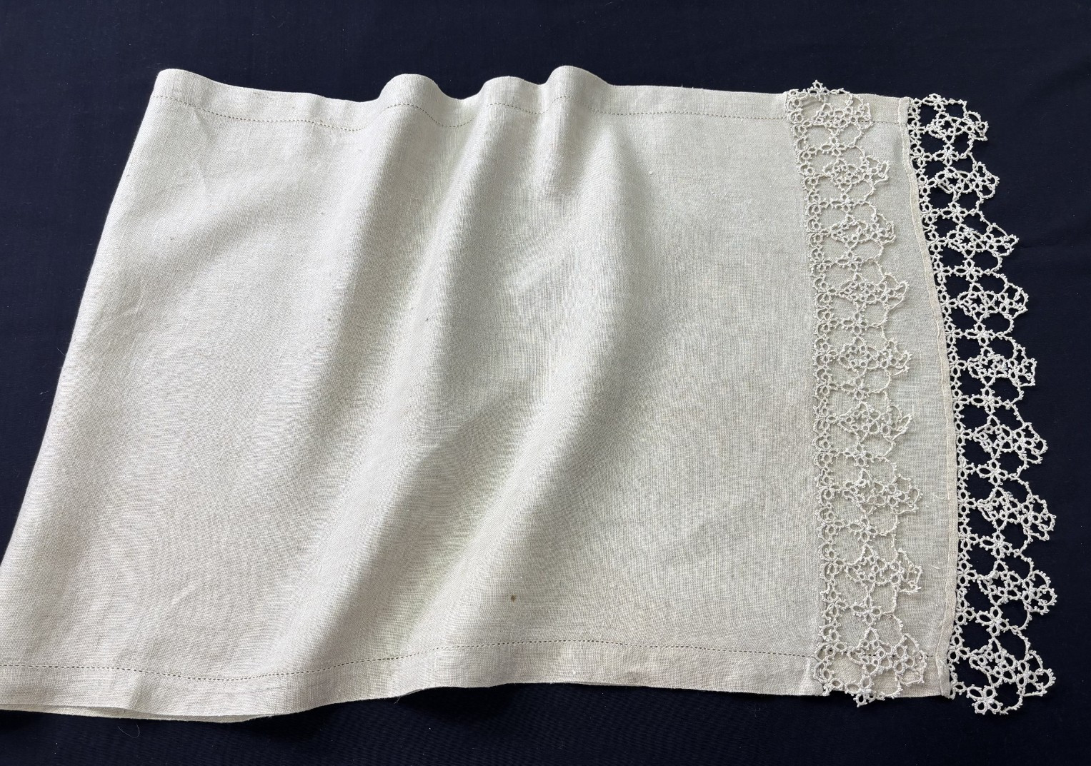 Vtg Antique 54" Long Natural Linen Table Runner 3" Wide Hand Tatted Lace Trim