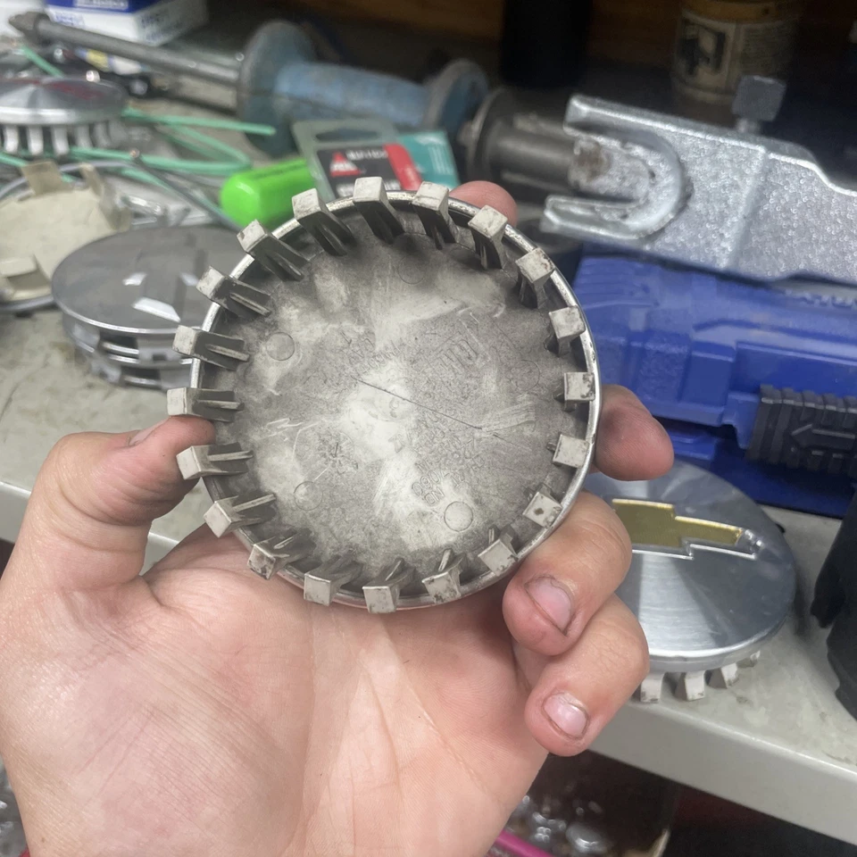 ЦЕНТРАЛЬНЫЕ КОЛПАКИ CHEVY 22837060 2014-2021 Silverado tahoe suburban ЗАВОДСКОЙ ОРИГИНАЛ - Изображение 3 из 4