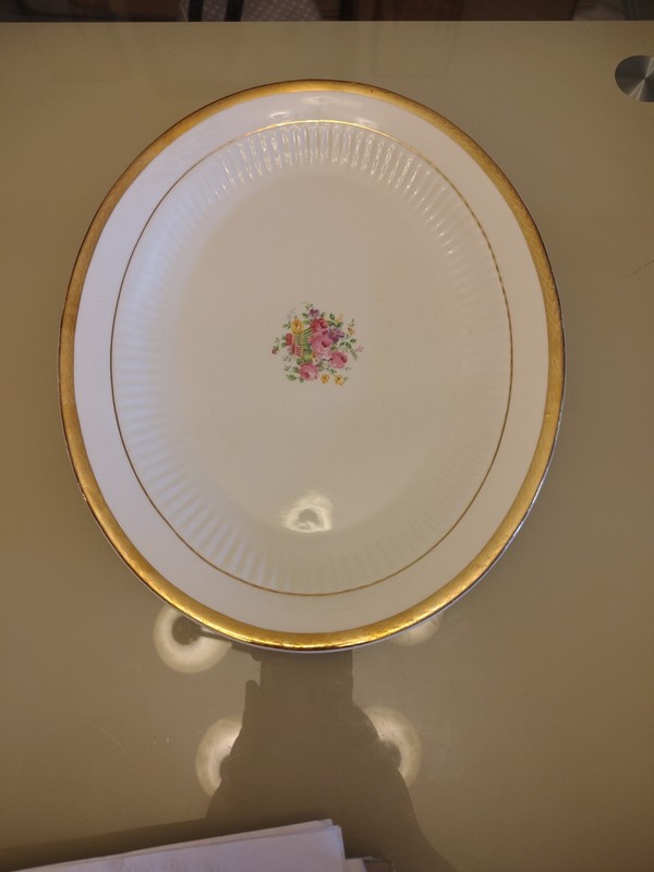 Vintage Royal China 22 Karat Gold 12-in Serving Plate With Pink Floral Pattern