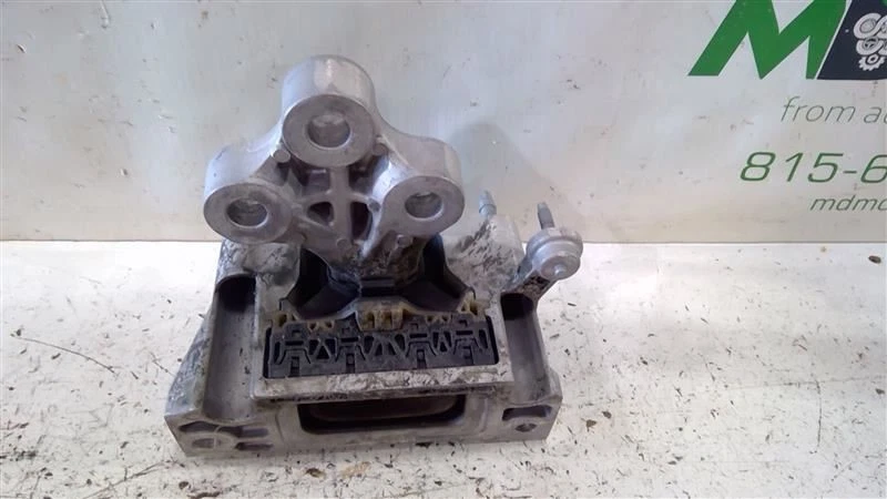 2017-2021 CHRYSLER PACIFICA TRANSMISSION MOUNT ISOLATOR OEM 68224742AD - Image 3 of 4