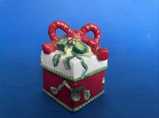FITZ & FLOYD Christmas Bow Ceramic Box 1 of 2 Trinket Gift Remembering Santa