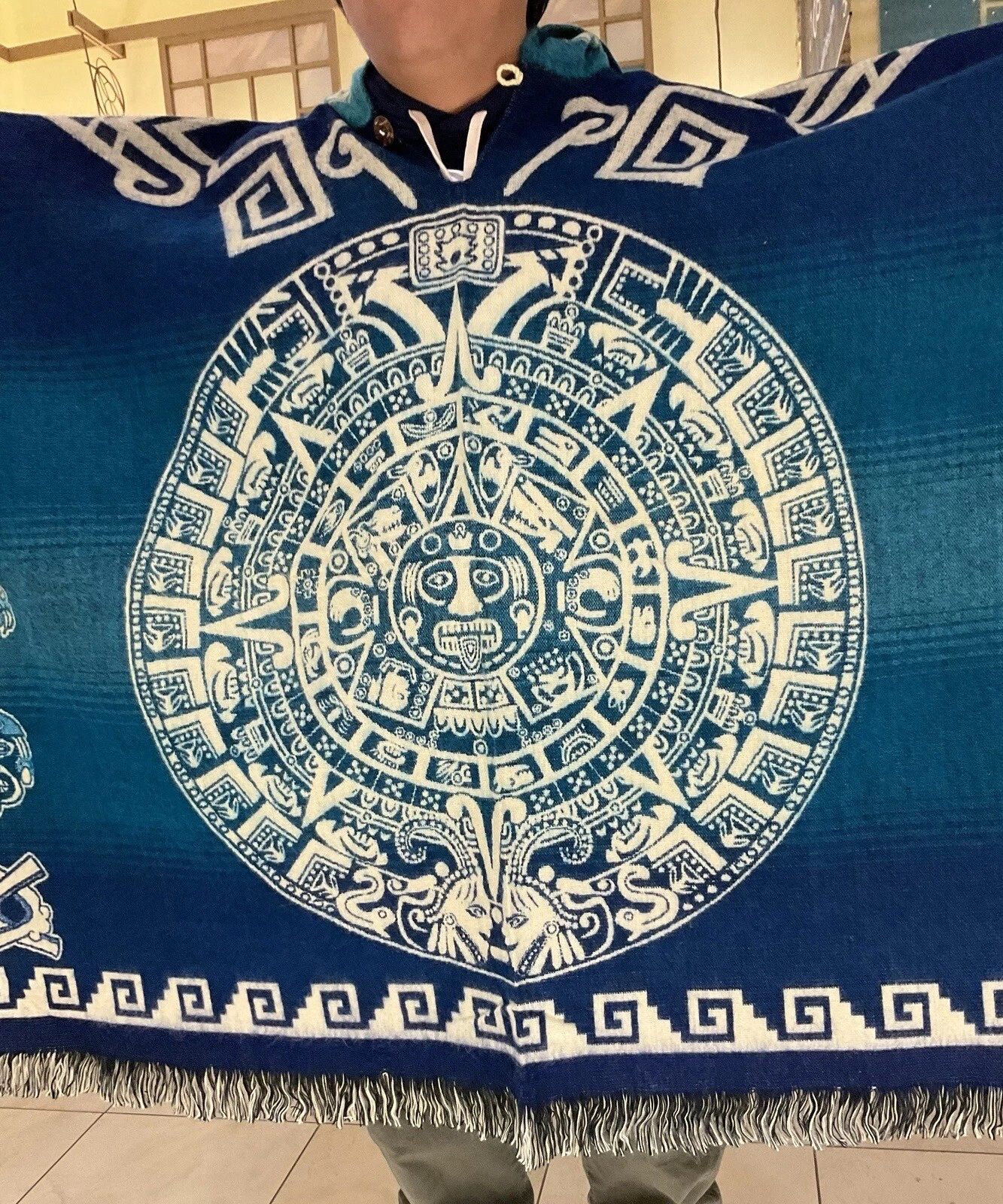 ALPACA WOOL PONCHO, AZTEC CALENDAR, Very Soft & Warm, Unisex, Made In Ecuador
Opens in a new window
