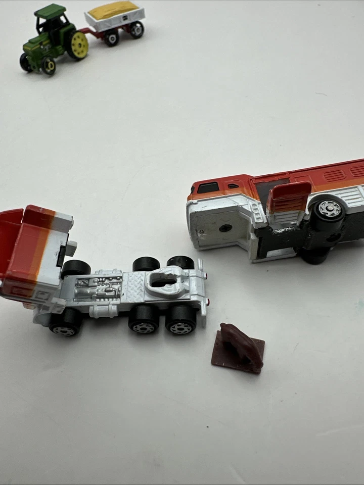 Micro Machines #19 Ranch Riders Horse Trailer Semi Truck Tractor Wagon (read) - Image 2 of 4